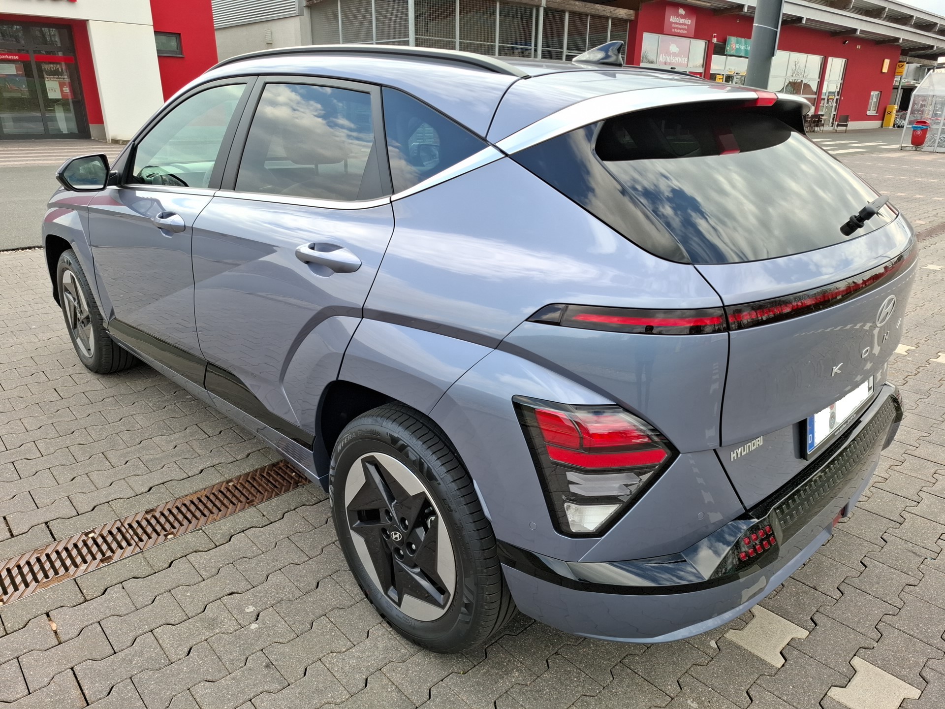 Hyundai Kona SX2_aussen_03_Links-Hinten